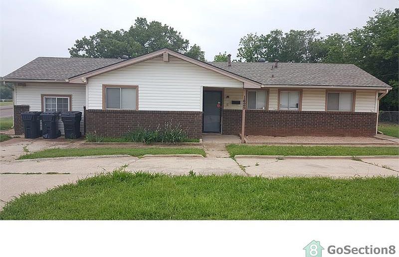1st image of 1425 NE Grand Blvd