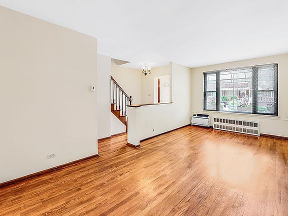 4th image of 2548 88th St