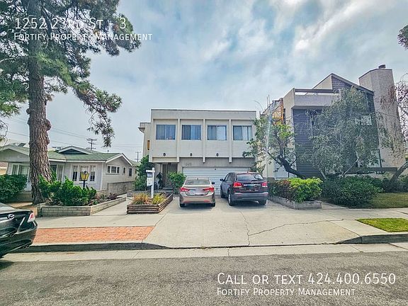3rd image of 1252 23rd St APT 3