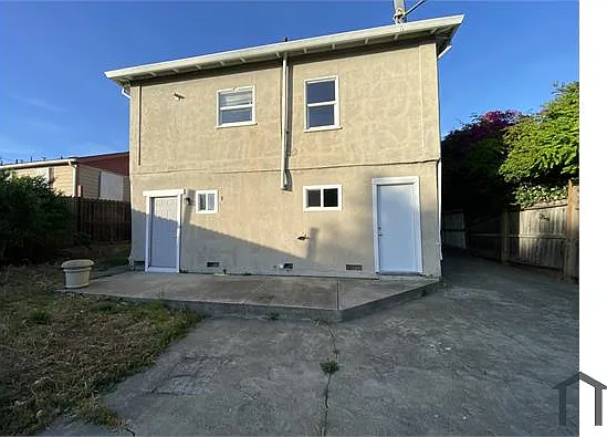 2 bed, 786 sqft, $2,400 — Photo 1