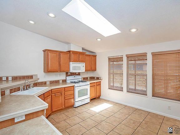 5th image of 12853 S Sheila Ave