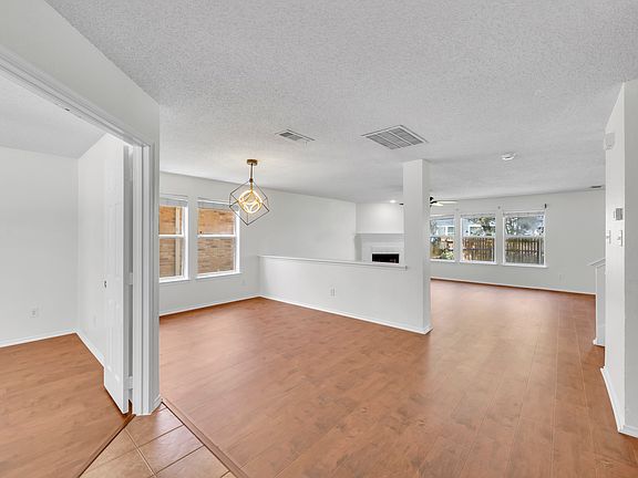 4th image of 13221 Elmhurst Dr