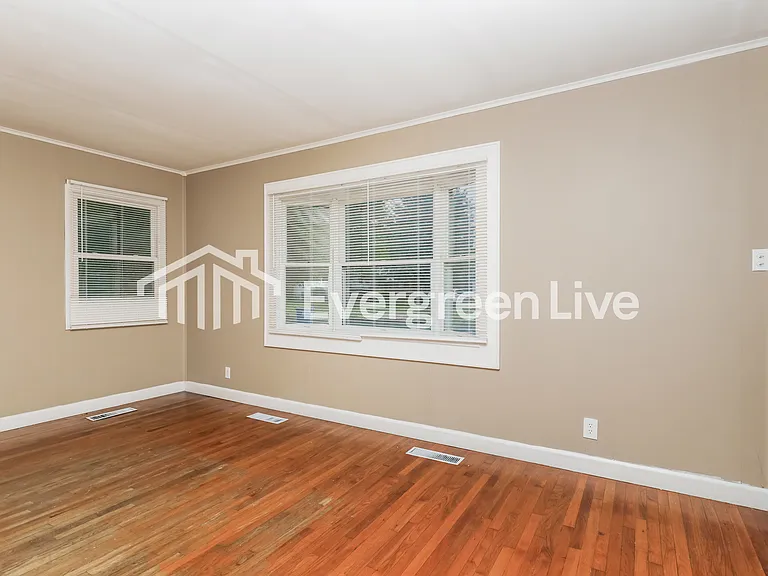 4 W William Dr — Photo 2