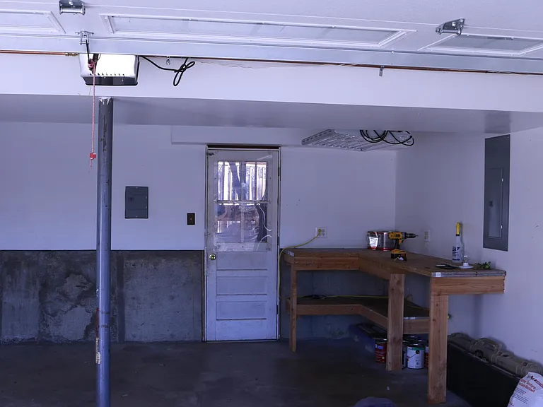 Garage workbench