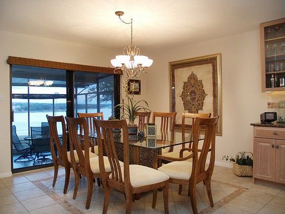 Dining Area overlooking lake