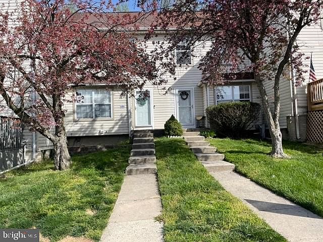 1st image of 404 Darby Ln