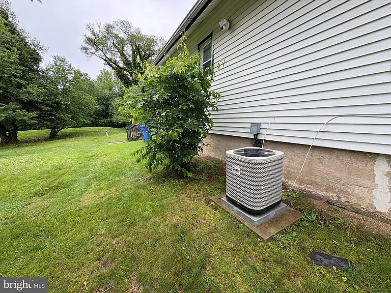 1775 Burlington Jacksonville Rd — Photo 10