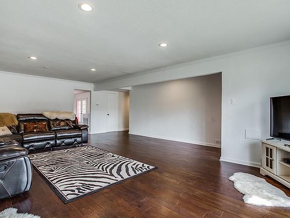 4th image of 2535 Bonnywood Ln