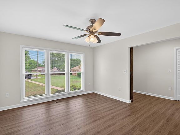 4th image of 817 Taylor Cir