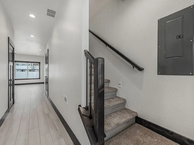 218 E Lobo Loop — Photo 4