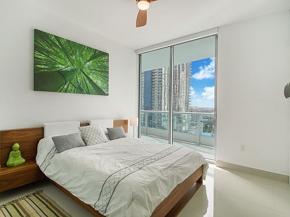 4th image of 900 Biscayne Blvd APT 2501