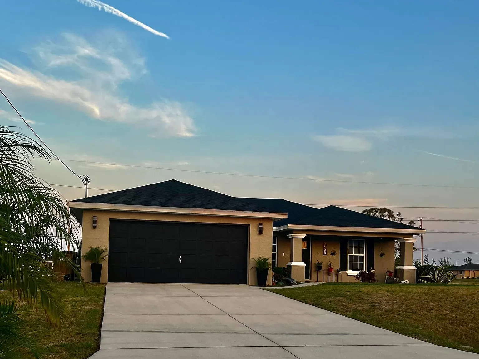 3 bed, 1408 sqft, $1,599 — Photo 1