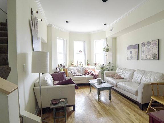 5th image of 3046 N Leavitt St #02