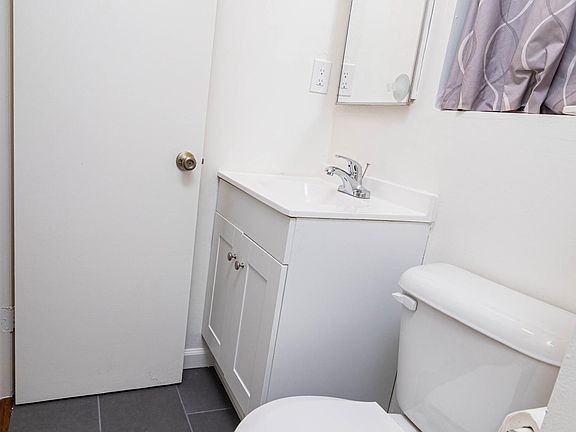 5th image of 801 W Glentana St APT 4