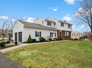 21 Arthur Rd, Hillsborough, NJ 08844