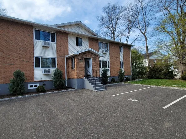 52 Dawn St Unit 52, Fairfield, CT 06824