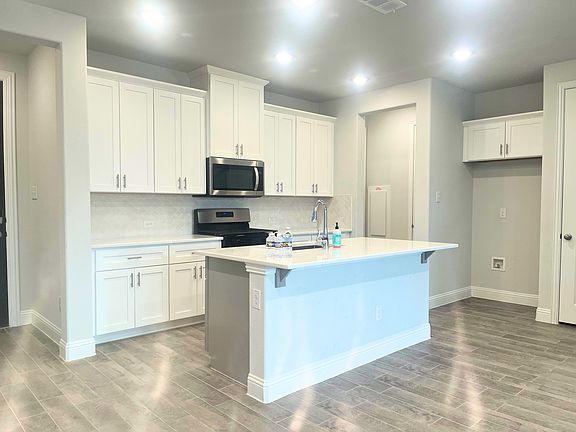 2nd image of 3132 Galveston St