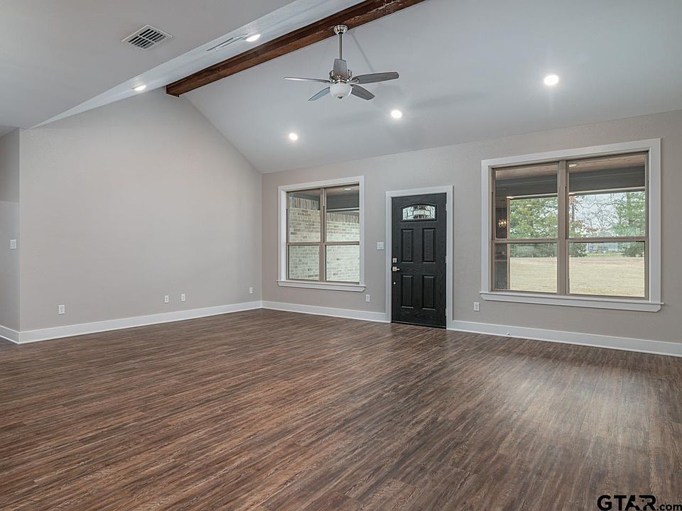 1st image of 1902 Royal Dr W