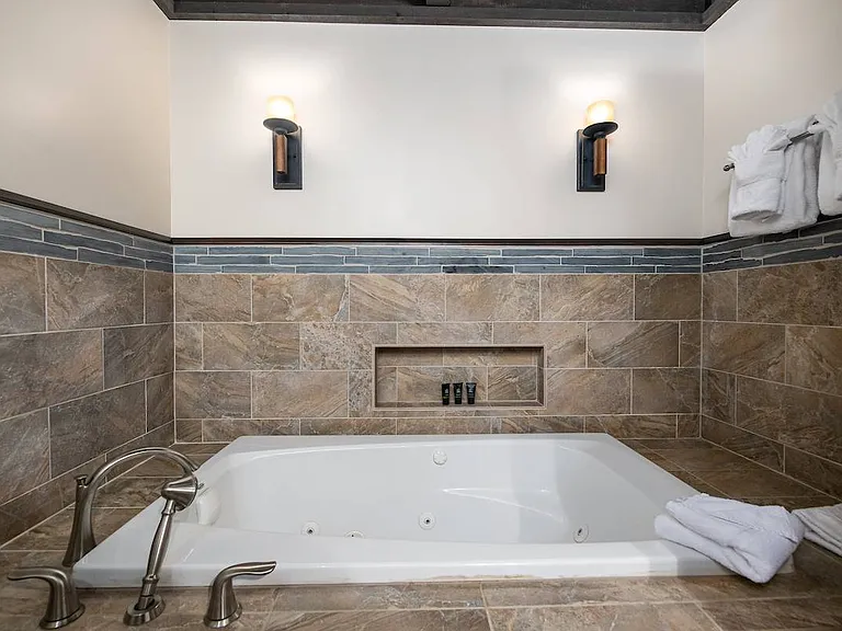 1436 Broken Lance Dr #13 — Photo 11
