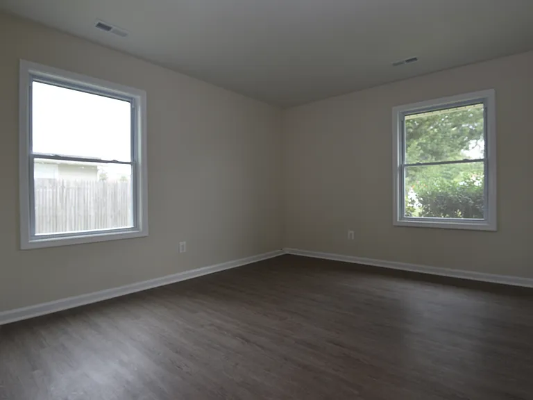 303 Rivermont Dr — Photo 11