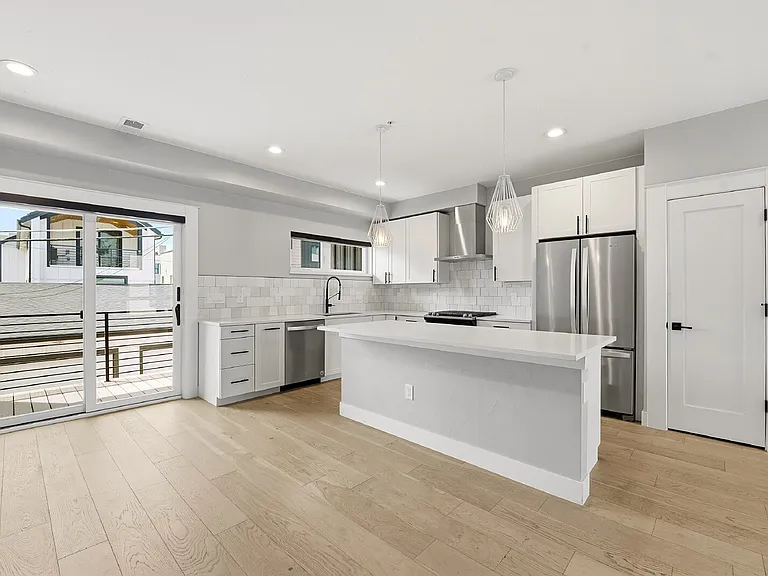 3564 W 16th Ave — Photo 4