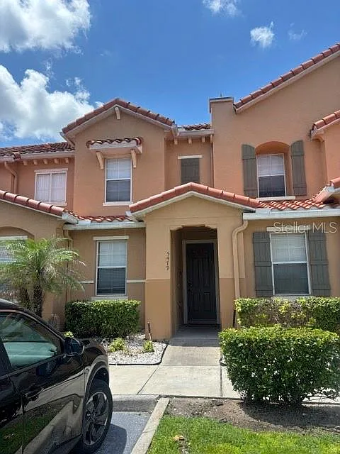 3 bed, 3.0 bath, 1187 sqft, $2,000 — Photo 1