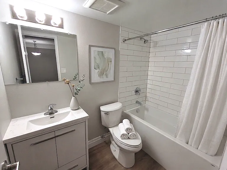 275 Albert St E — Photo 12