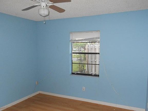 5th image of 4494 Walden Cir