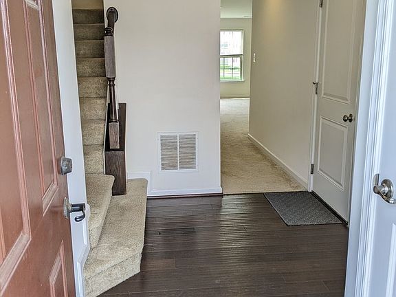 2nd image of 5776 Antwerp St