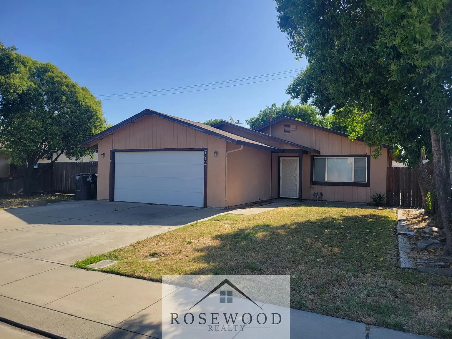 3 bed, 1200 sqft, $2,200 — Photo 1