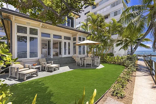3059 Kalakaua Ave Photo 1
