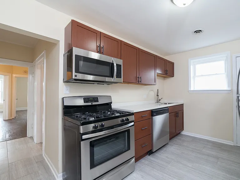 3081 S Lock St #2F — Photo 7