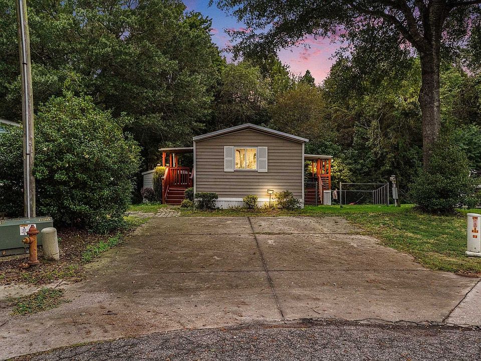 1st image of 7504 Aubrey Ln.
