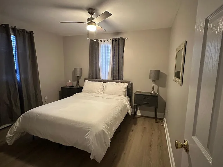 202 N Sacramento Ave #B — Photo 54