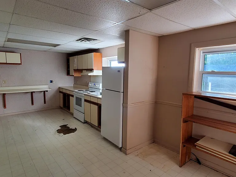 3677 Robert C Byrd Dr — Photo 3