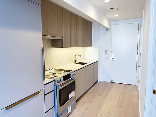 Rented by YouYork Management LLC | media 9