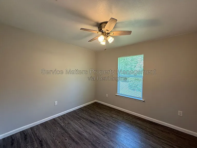5553 Riviera Dr — Photo 21