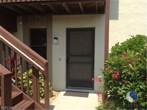 4th image of 713 SW 47th Ter