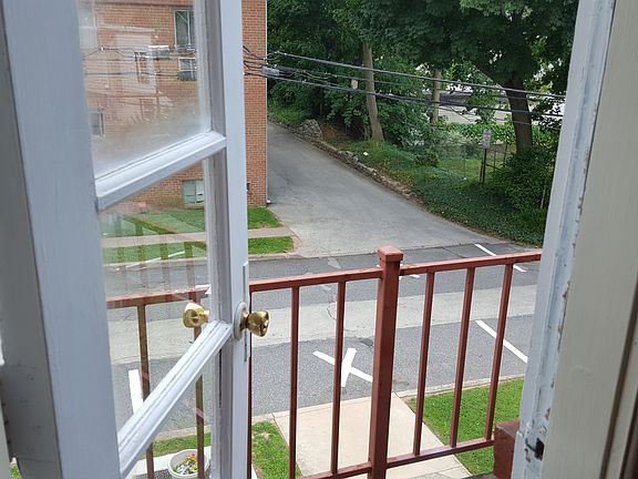 4th image of 350 Morgan Ave APT 11