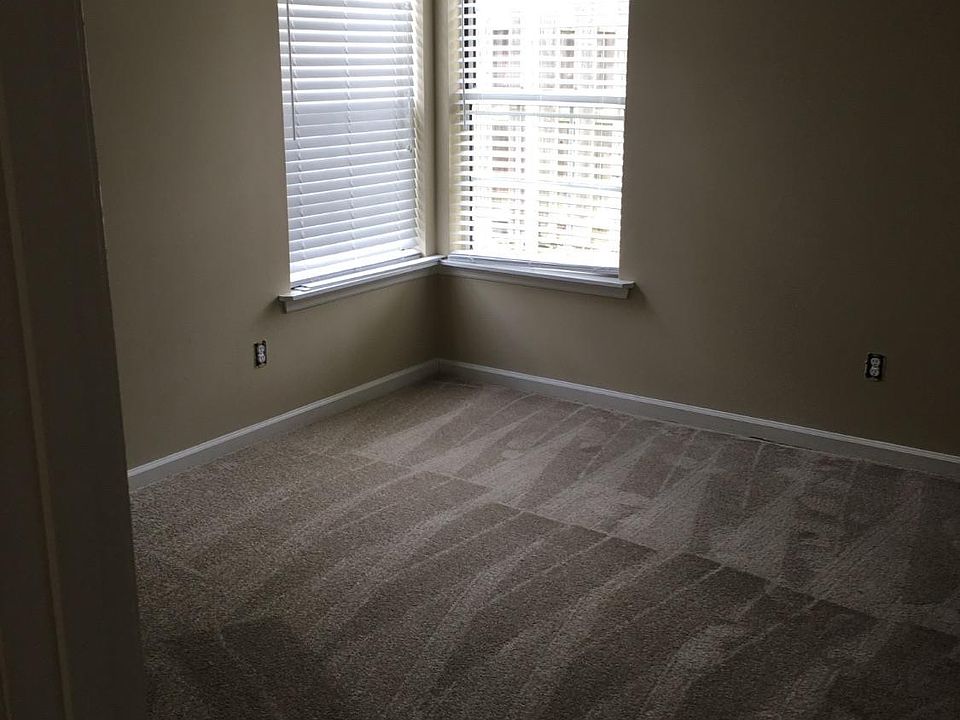 2nd image of 3913 Suffolk Cir
