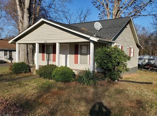 6041 Stadium Dr, Clemmons, NC 27012