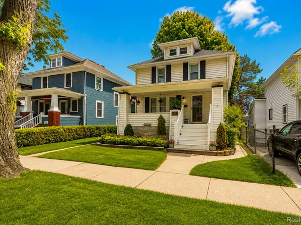 447 Maple St, Wyandotte, MI 48192