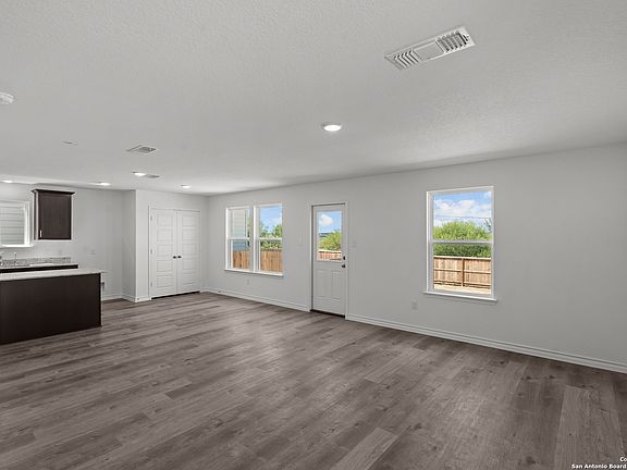 4th image of 4029 Lily Glade Ln