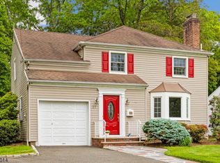 27 Crescent Rd, Livingston, NJ 07039