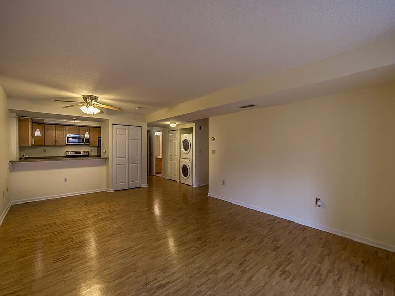 325 Franklin St #408 — Photo 2