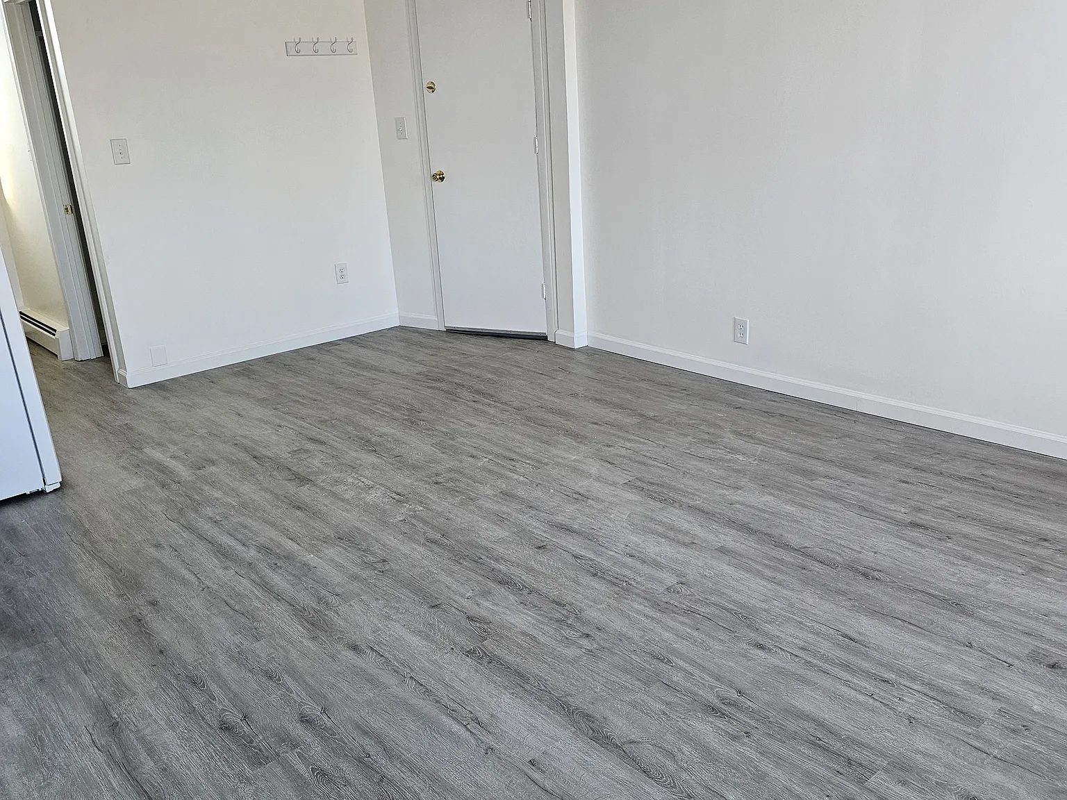 92 Carpenter St — Photo 3