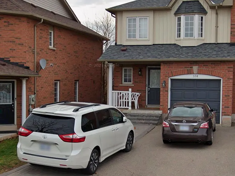 338 Riverstone Dr — Photo 1