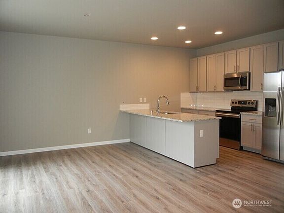 2nd image of 3108 Ponderosa Street NE