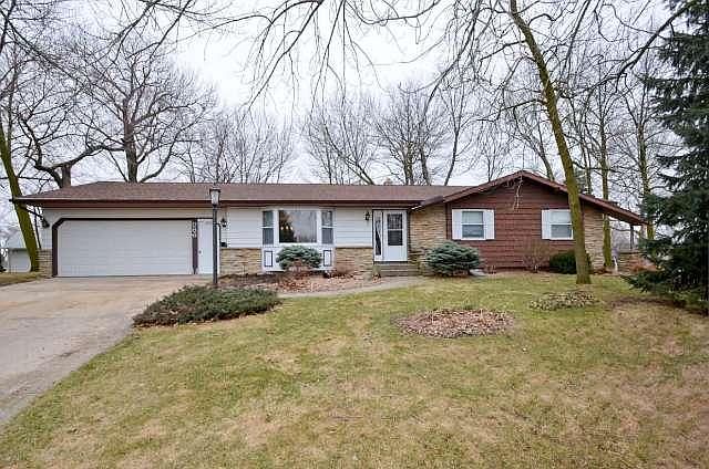 1st image of 986 W Acorn Dr