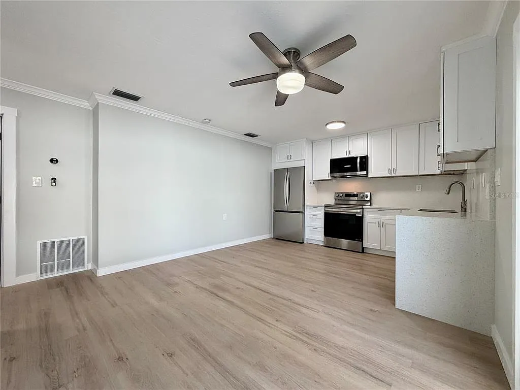 2 bed, 1.0 bath, 650 sqft, $1,895 — Photo 2
